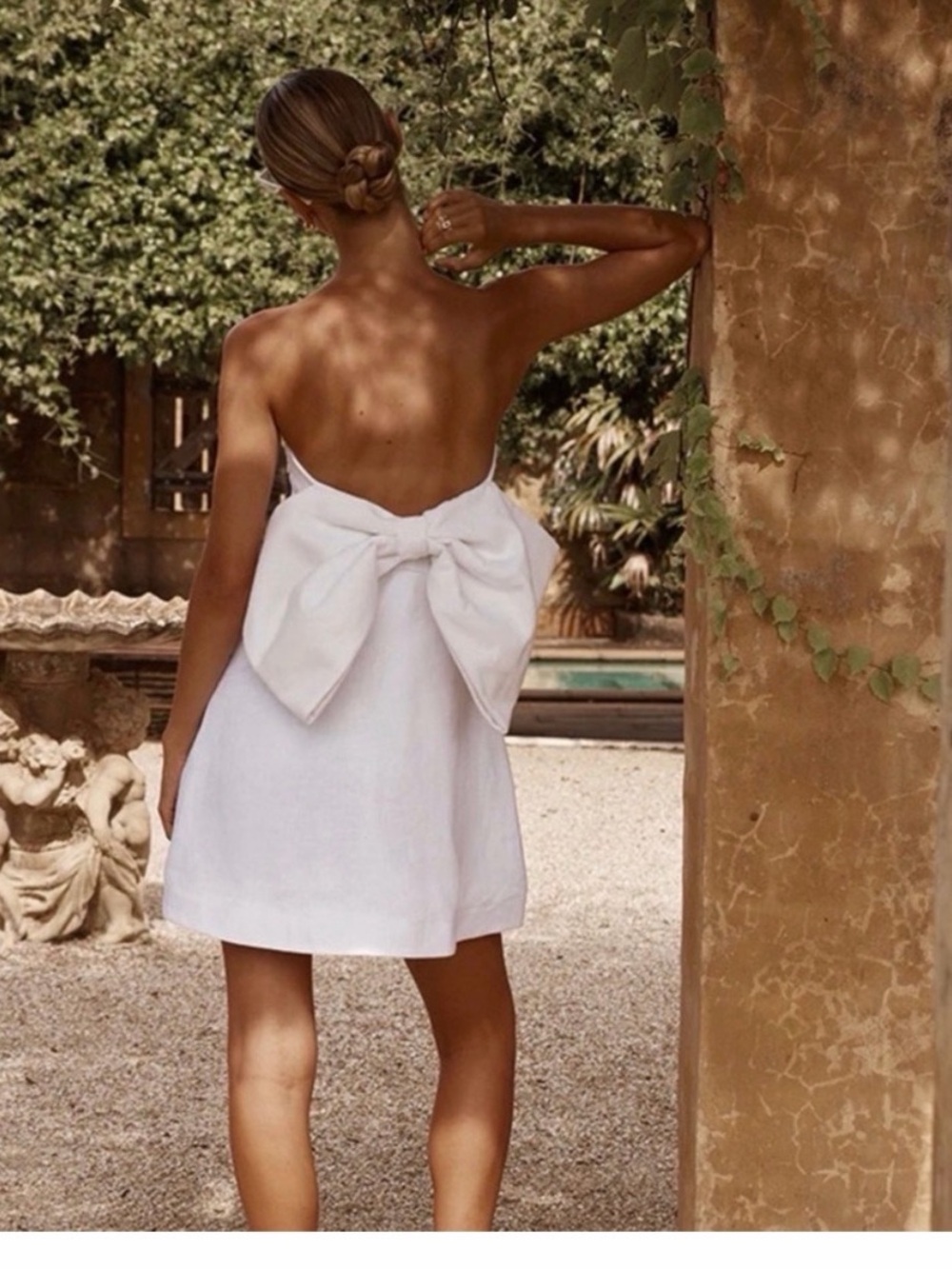 DISSH White Strapless Linen Mini Dress with Large Back Bow. Brand new/Never worn